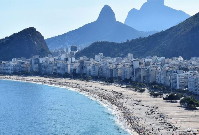 Trilhando o Arco-Íris: A Escadaria Selarón no Rio de Janeiro