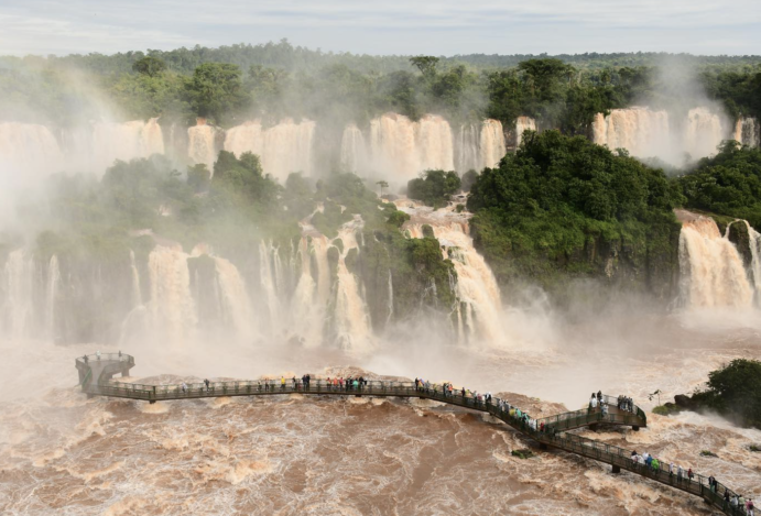 Do Alvorecer ao Crepúsculo: O Roteiro para aproveitar o Melhor de Foz