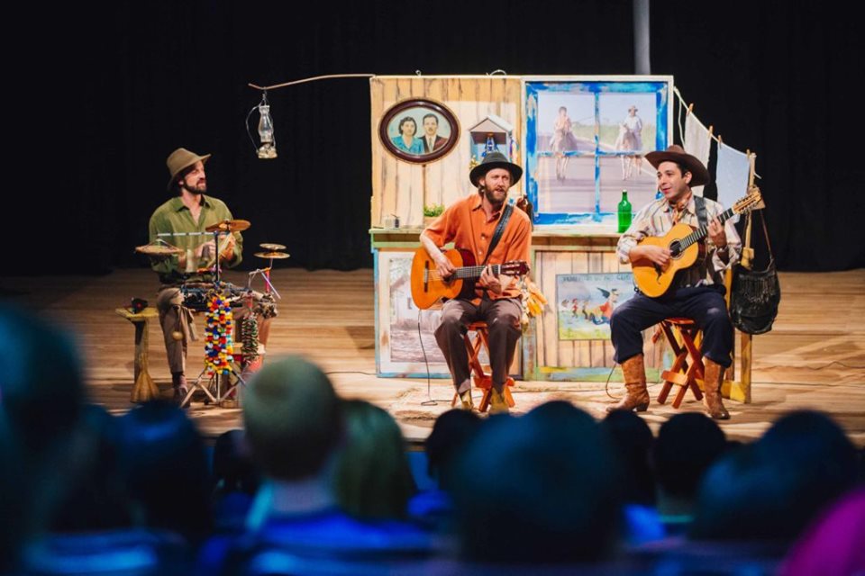 Dois teatros em Foz do Iguaçu para você conhecer. Foz do Iguaçu Teatro Barracão