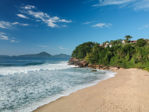 Ubatuba: Onde o Sol Beija o Mar e a Aventura Beija o Coração!
