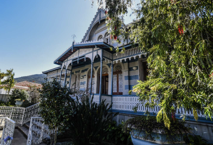 Do Chalé à Modernidade: O Instituto Moreira Salles e Sua Jornada Cultural