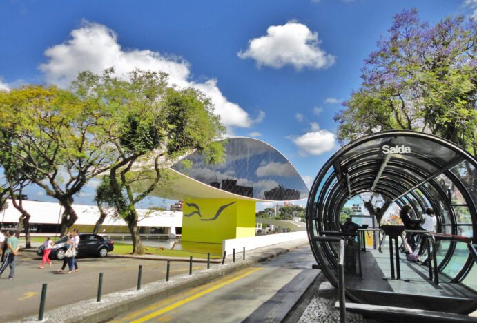 Saldão de Verão em Curitiba: Descontos que Só a Capital Verde Tem!