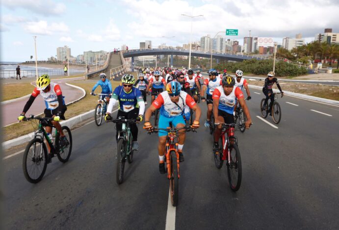 Ciclismo na Orla de Salvador: Uma Aventura à Beira-Mar na Capital Baiana