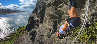 Guarujá para Aventureiros: Experiências Radicais em Meio ao Litoral Paulista