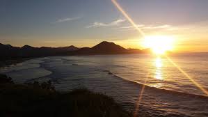 Ubatuba: Do Nascer ao Pôr do Sol – Onde Apreciar Esses Momentos Únicos