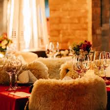 Apaixonados em Campos do Jordão: Porque o amor merece friozinho, fondue e pôr do sol nas montanhas