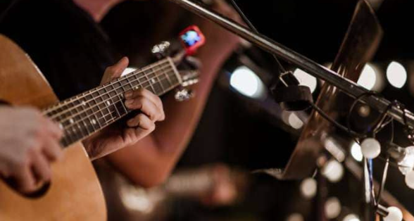 40 Fingers em Curitiba2 quatro violões, uma avalanche de emoções 40 Fingers em Curitiba: quatro violões, uma avalanche de emoções