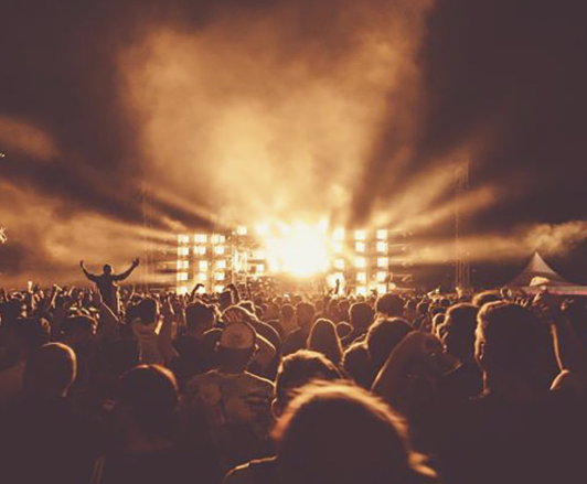 Registro Histórico em Curitiba: O Show Espetacular do Luan Santana que Vira DVD e Entra para a História