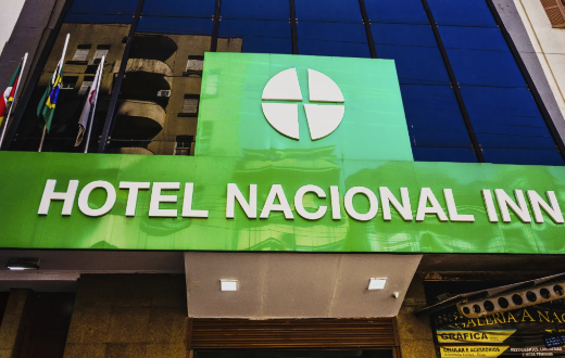 Renato Albani em Porto Alegre2 O Riso Como Evolução da Espécie – Um Espetáculo Inesquecível no Auditório Araújo Vianna Renato Albani em Porto Alegre: O Riso Como Evolução da Espécie - Um Espetáculo Inesquecível no Auditório Araújo Vianna