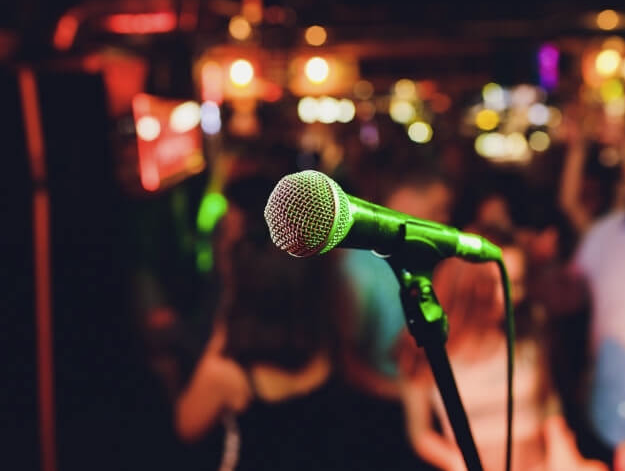 20 anos de música que não ficou parada no tempo Michel Falcão em Poços de Caldas 20 anos de música que não ficou parada no tempo: Michel Falcão em Poços de Caldas